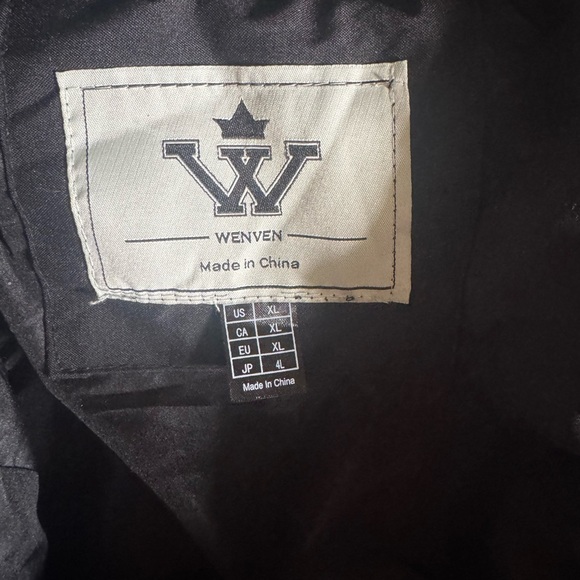 Elegant Charcoal Puffer Jacket with Faux Fur Trim - Picture 10 of 10